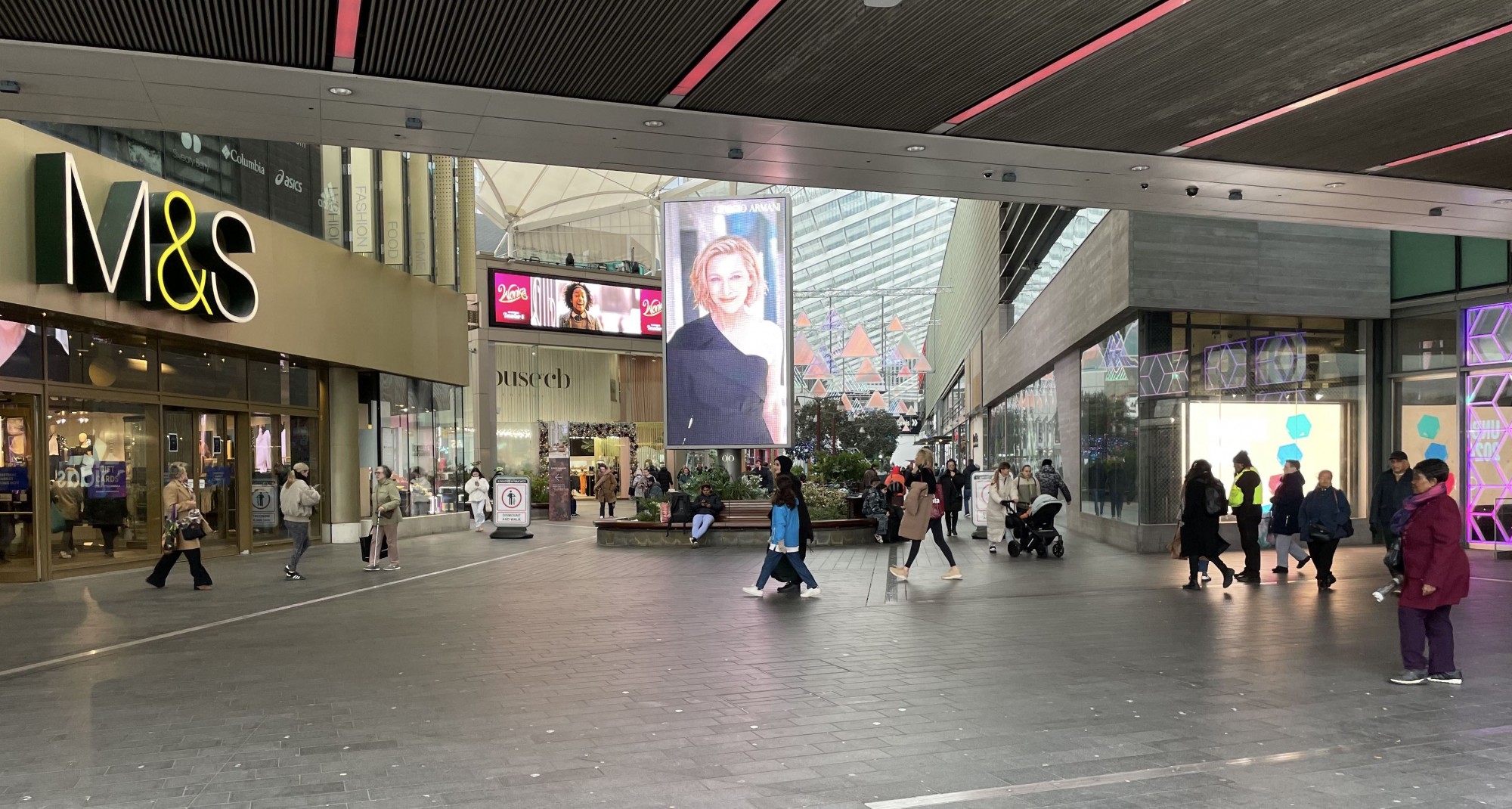 People walking in a mall 