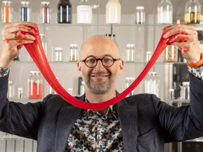 Festival of Stuff talk: Plastic Fantastic with Mark Miodownik